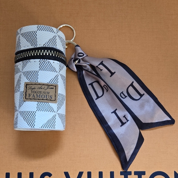 New Small Case with ribbon - Picture 2 of 6